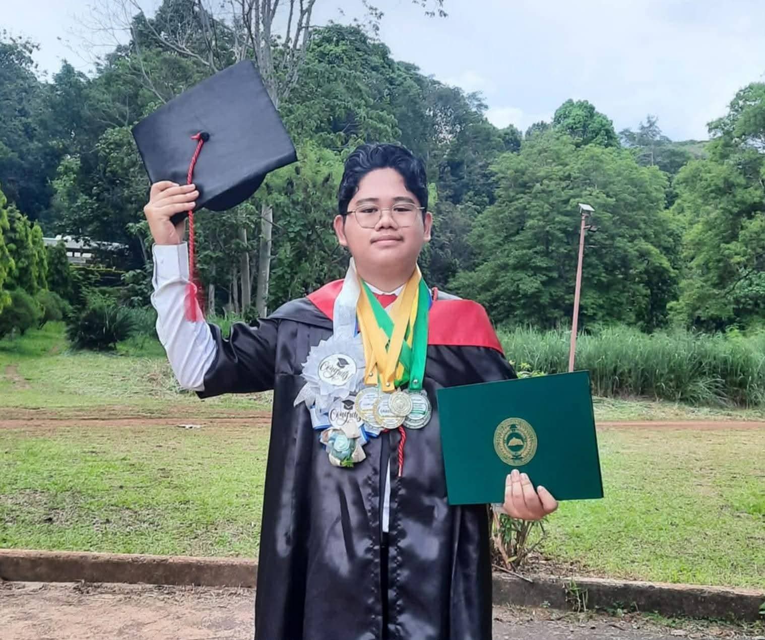 Carl Dexter graduated from Central Mindanao University