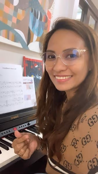 Profile photo of May, Piano tutor at Wiingy