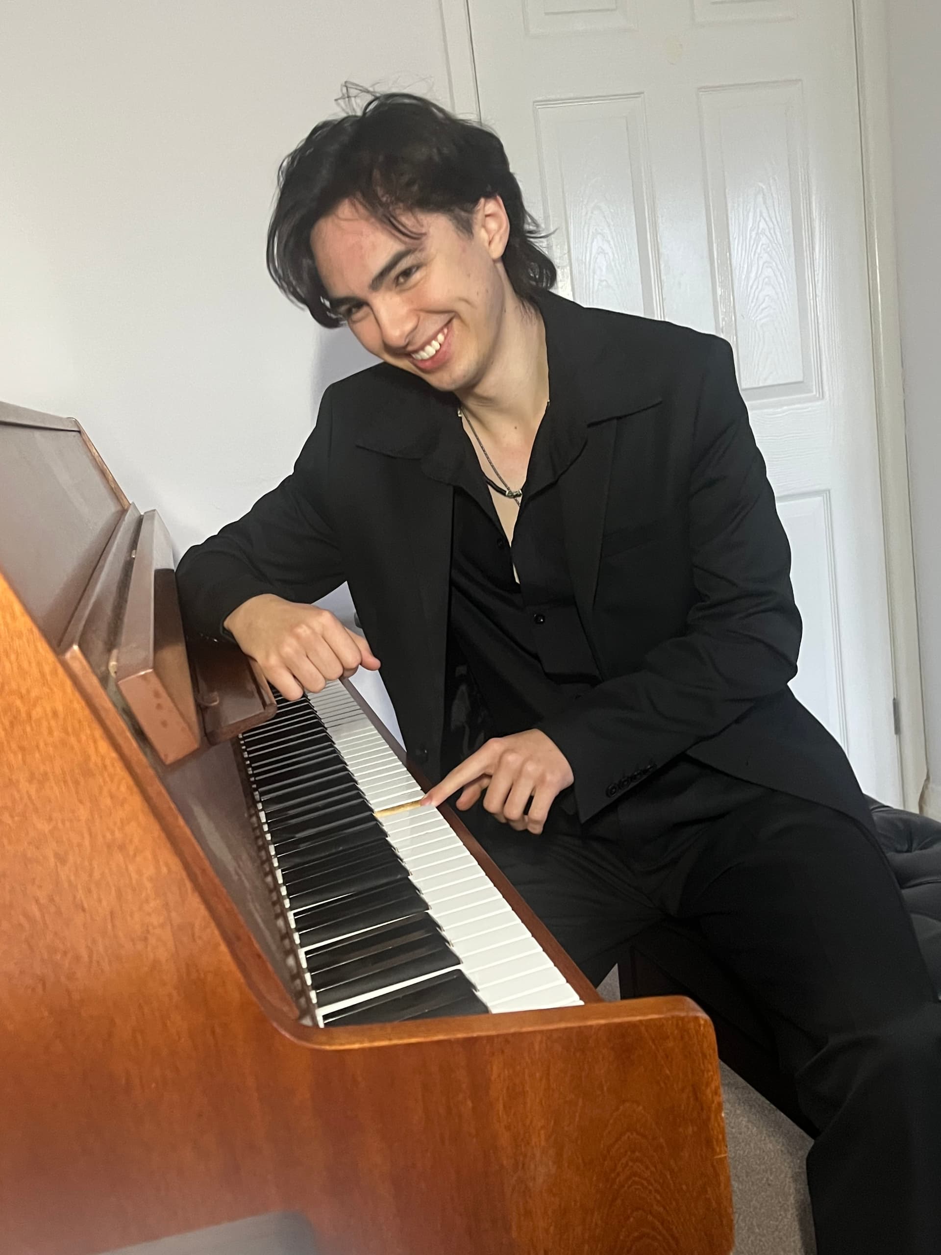 Profile photo of Jett, Piano tutor at Wiingy