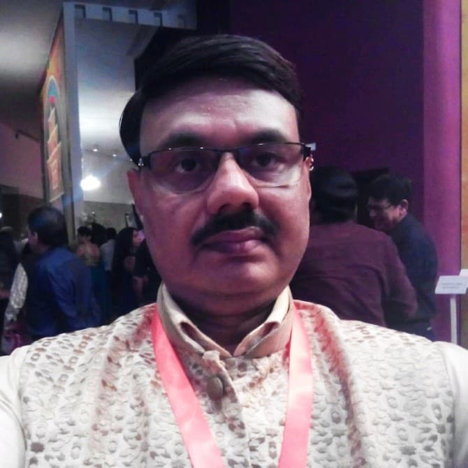 Profile photo of JAYPRAKASH, Physics tutor at Wiingy