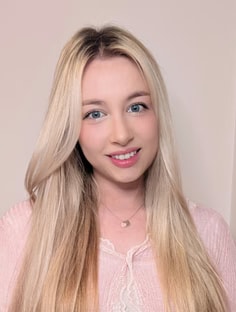 Profile photo of Laura Bell, undefined tutor at Wiingy