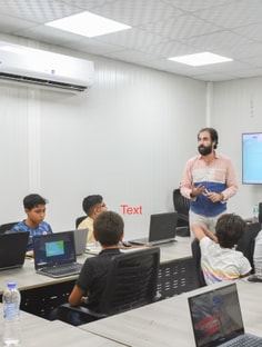 Profile photo of Ibrahim Aboueleynan, undefined tutor at Wiingy