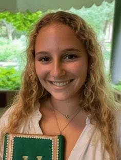 Profile photo of Arielle E, undefined tutor at Wiingy