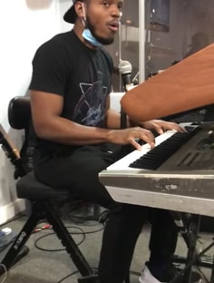 Profile photo of Aaron Booker, undefined tutor at Wiingy