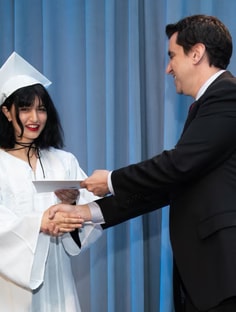 Profile photo of Olive Bernstein, undefined tutor at Wiingy