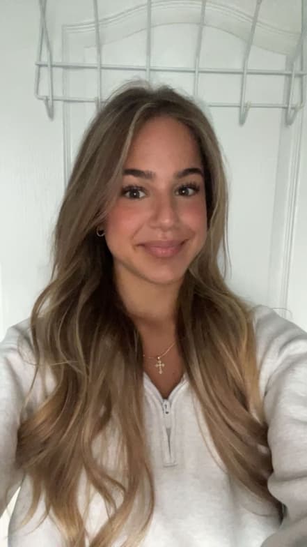 Profile photo of Adriana, Piano tutor at Wiingy