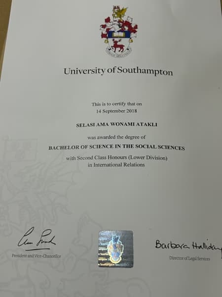 Verified degree or teaching certification of Selasi