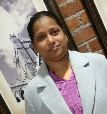 Profile photo of Neha, Physics tutor at Wiingy