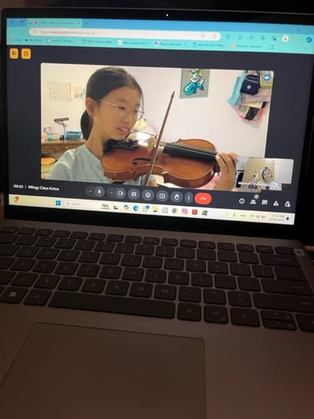 Maisoon conducting a lesson