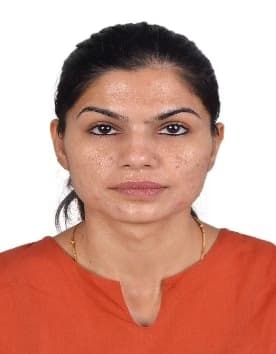 Profile photo of Madhuri, Yoga tutor at Wiingy