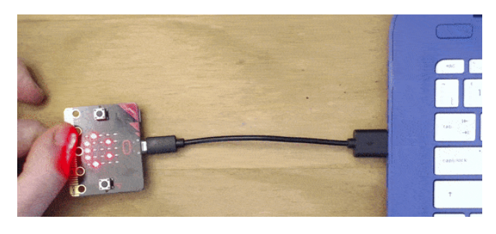 connecting a power supply to micro:bit using USB cable